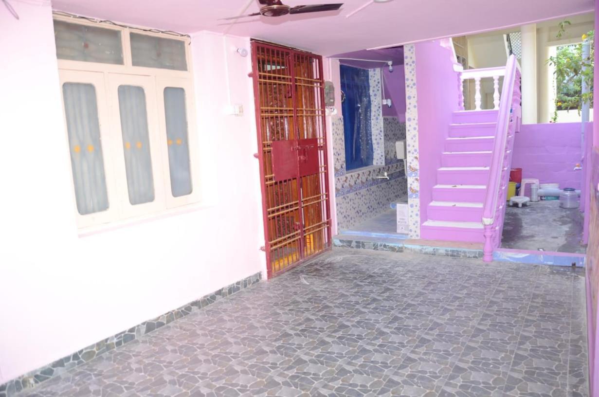 Manohar's *